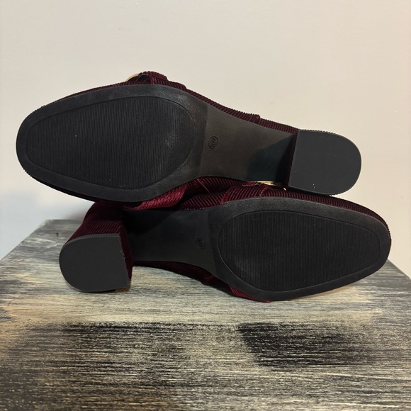 Luxurious Burgundy Red Corduroy Ankle Boots with Gold Buckle | Womens Size 11W - Picture 7 of 10